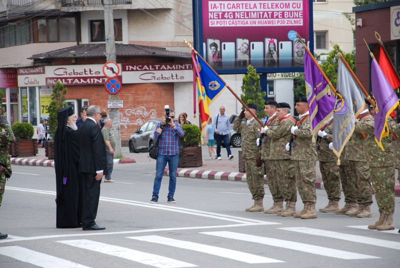 https://www.cjd.ro/storage/comunicate-de-presa/03-06-2021/3983/ziua-eroilor-marcata-astazi-in-piata-tricolorului-din-targoviste-3.jpg