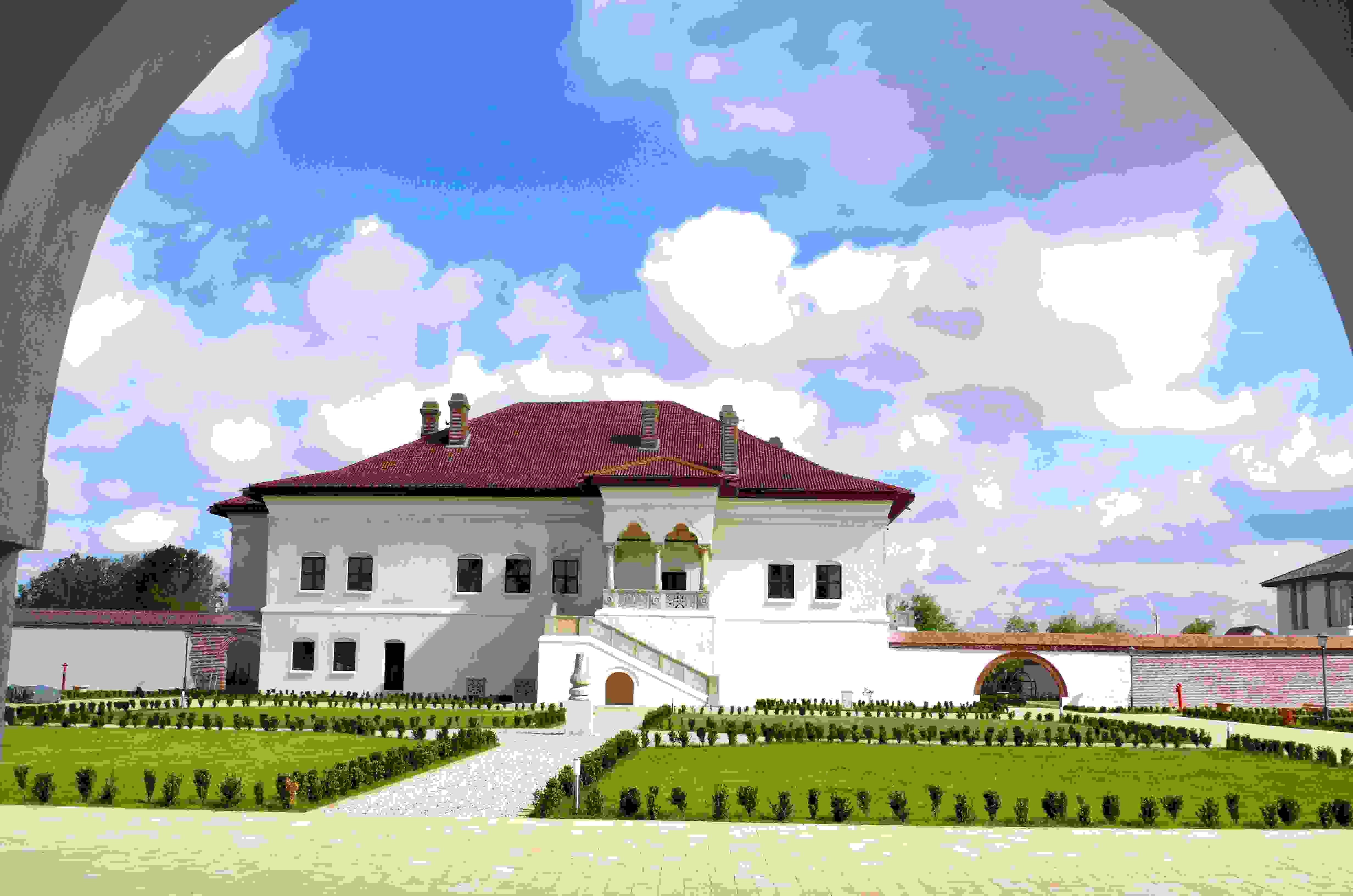  COMPLEXUL  NAŢIONAL  MUZEAL „CURTEA DOMNEASCĂ” TÂRGOVIŞTE  TRECE LA PROGRAMUL DE VARĂ